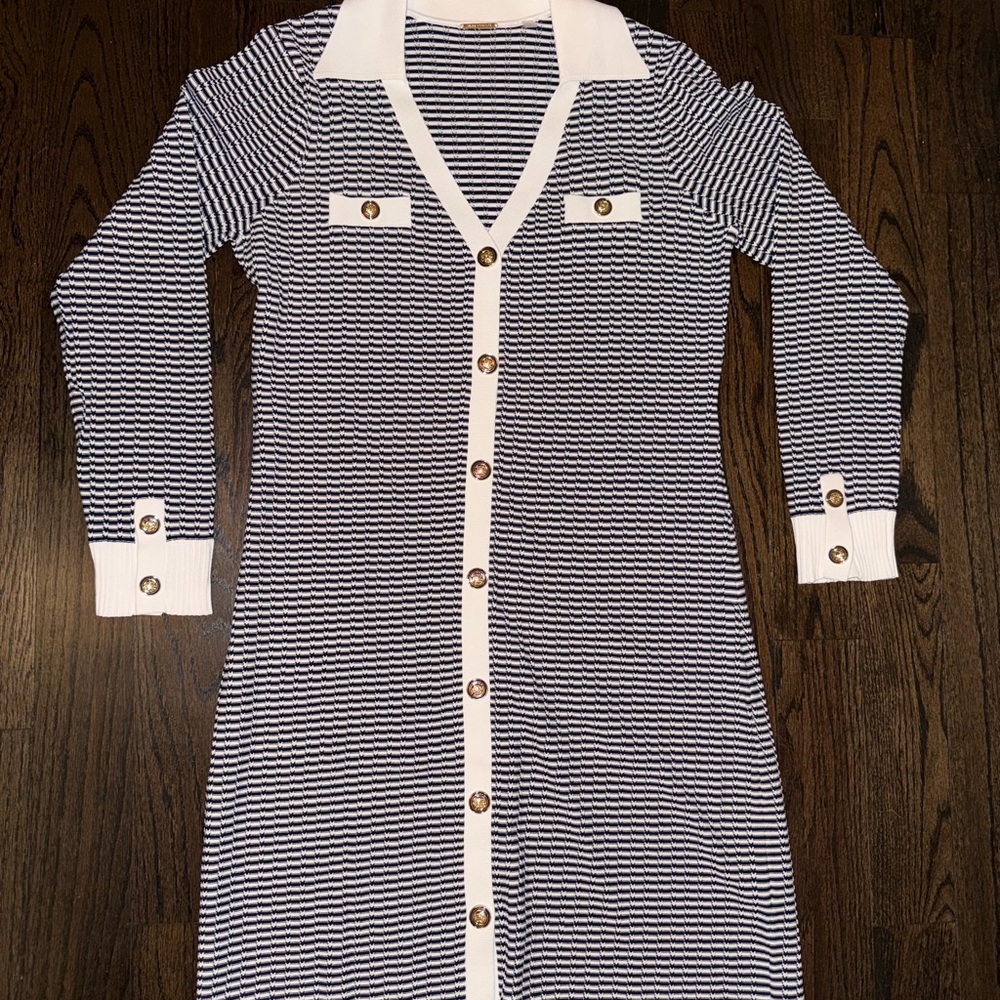 Elie Tahari Sweater Dress Size Large Navy And White With Buttons EXCELLENT COND